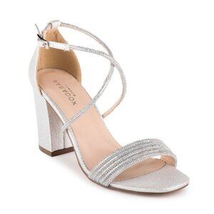 Mackenzie Size 10M in Silver NWT in Box